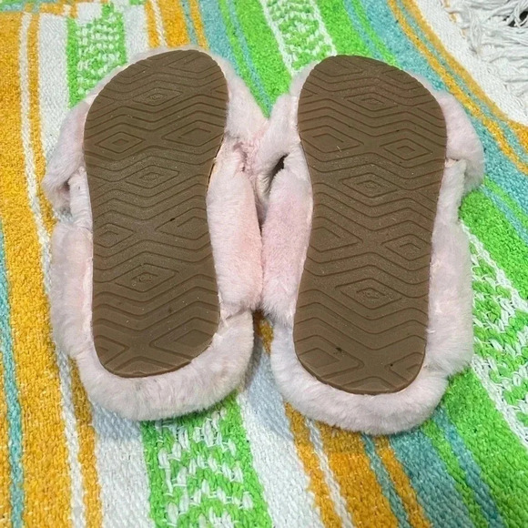 Toms pink fuzzy slippers size 8 EUC - Picture 6 of 8